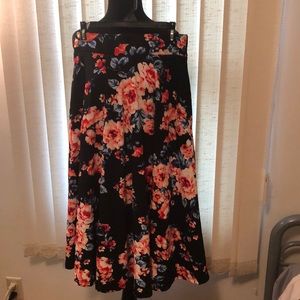 White Mark Black floral midi skirt NWT Small